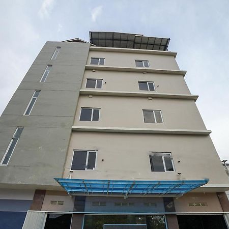 Oyo 616 Express Inn Palembang Zewnętrze zdjęcie