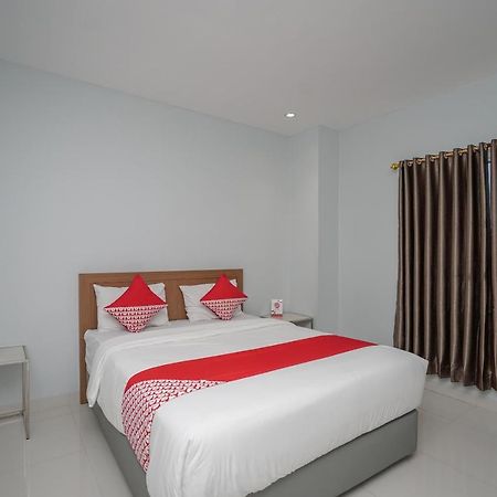 Oyo 616 Express Inn Palembang Zewnętrze zdjęcie