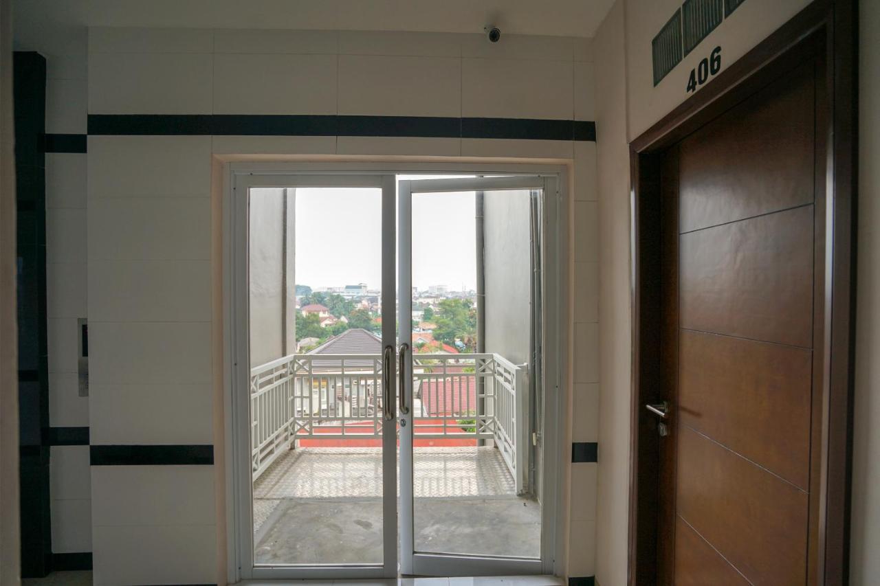 Oyo 616 Express Inn Palembang Zewnętrze zdjęcie