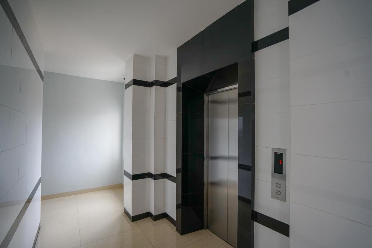 Oyo 616 Express Inn Palembang Zewnętrze zdjęcie