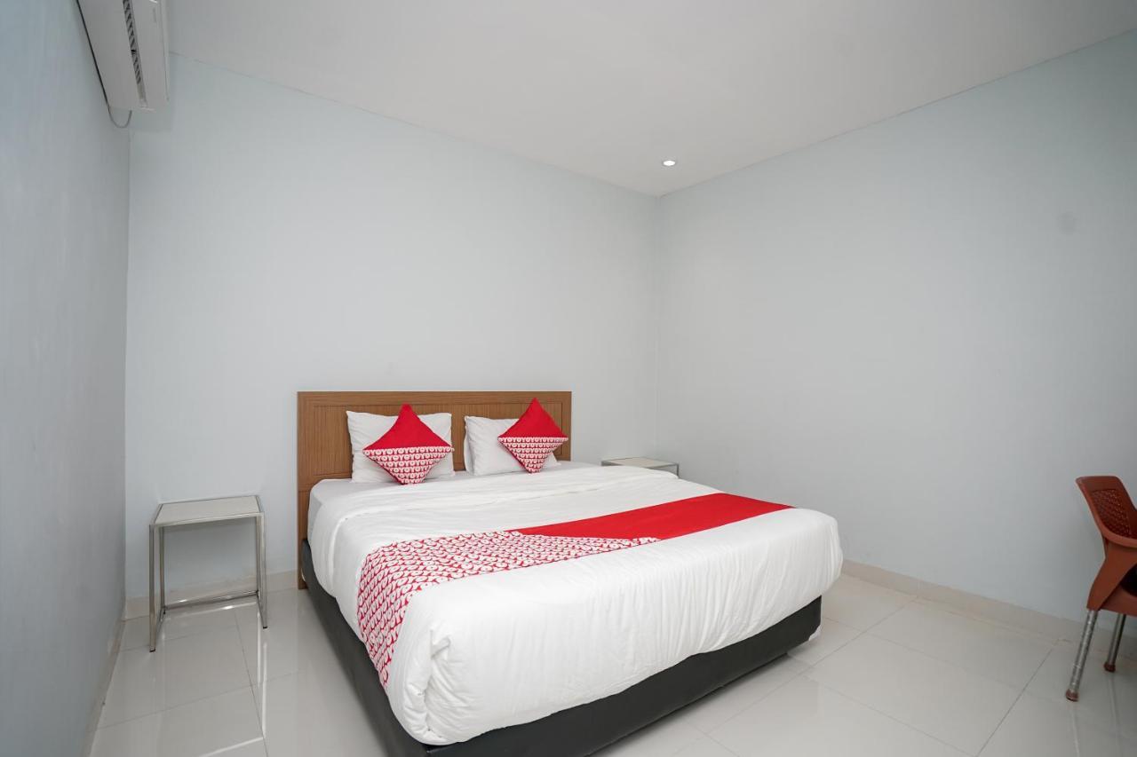 Oyo 616 Express Inn Palembang Zewnętrze zdjęcie