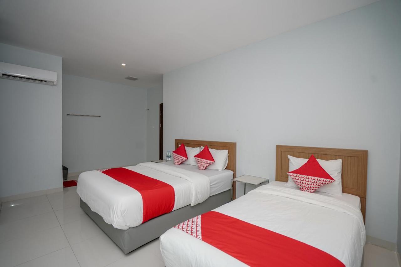 Oyo 616 Express Inn Palembang Zewnętrze zdjęcie