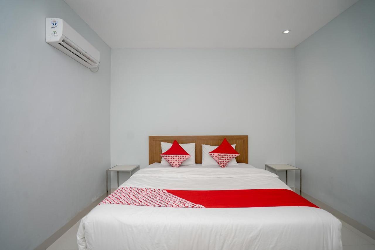 Oyo 616 Express Inn Palembang Zewnętrze zdjęcie