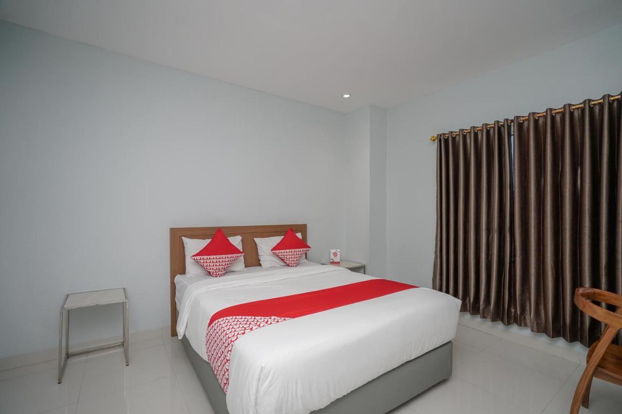 Oyo 616 Express Inn Palembang Zewnętrze zdjęcie